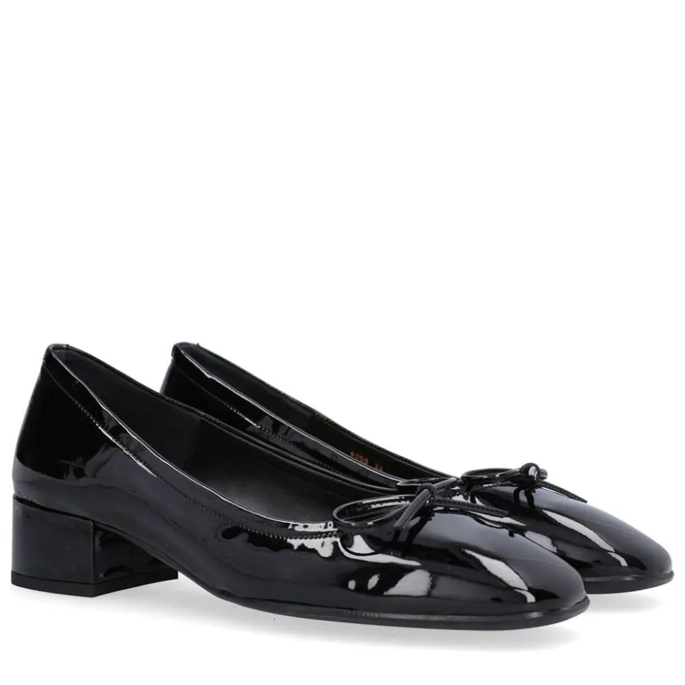 A8059 Pumps, Black Patent, 41