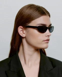 Alexa Solbriller, Black