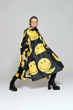 All Smiles X Smiley Regnponcho, All Smiles