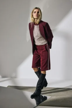 AminaCC Crease Bermuda Shorts, Burgundy, M