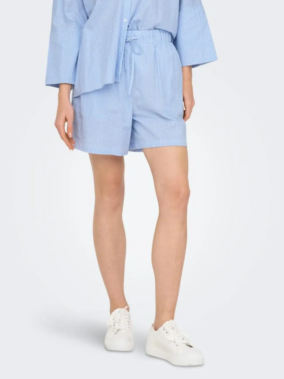 Augusta Shorts, Cloud Dancer/Blue Stripes, XS