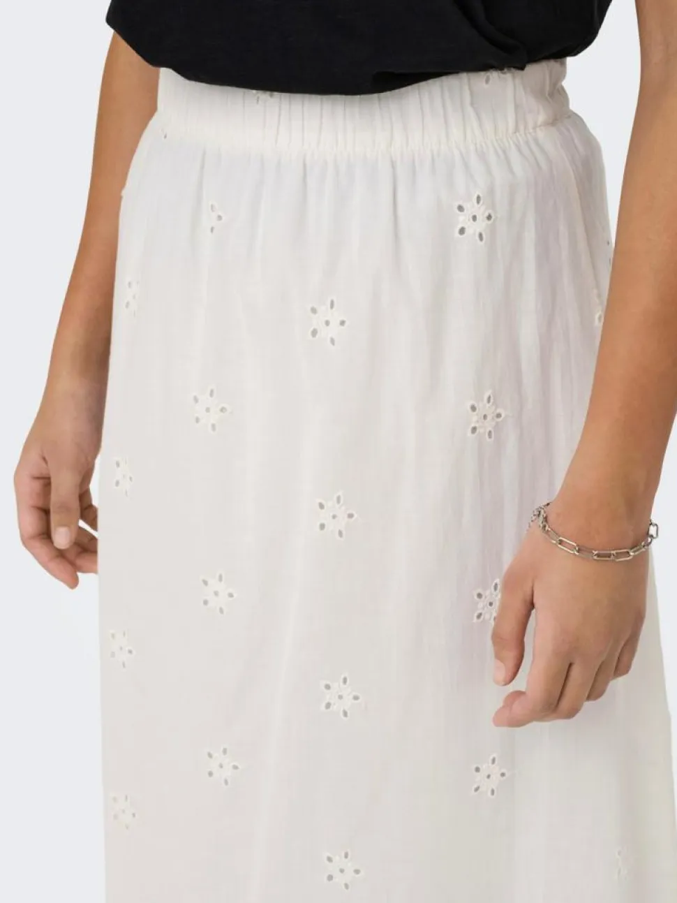 Clara Nederdel, Cloud Dancer, L