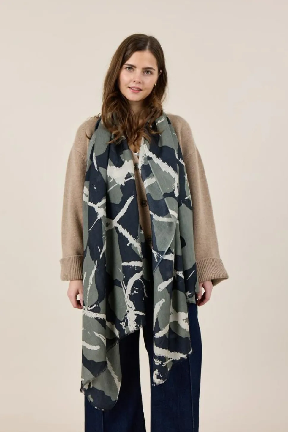 Dots And Lines Tørklæde, Olive