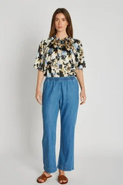 Elli Bukser, Blue Denim, 38