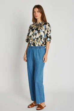 Elli Bukser, Blue Denim, 38