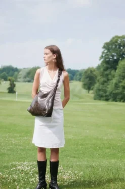 Ellie Crossbody, Brown Cracked