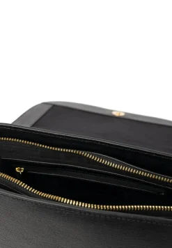 Febe Crossover, Black