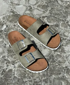 Fiona Sandaler, Khaki, 39