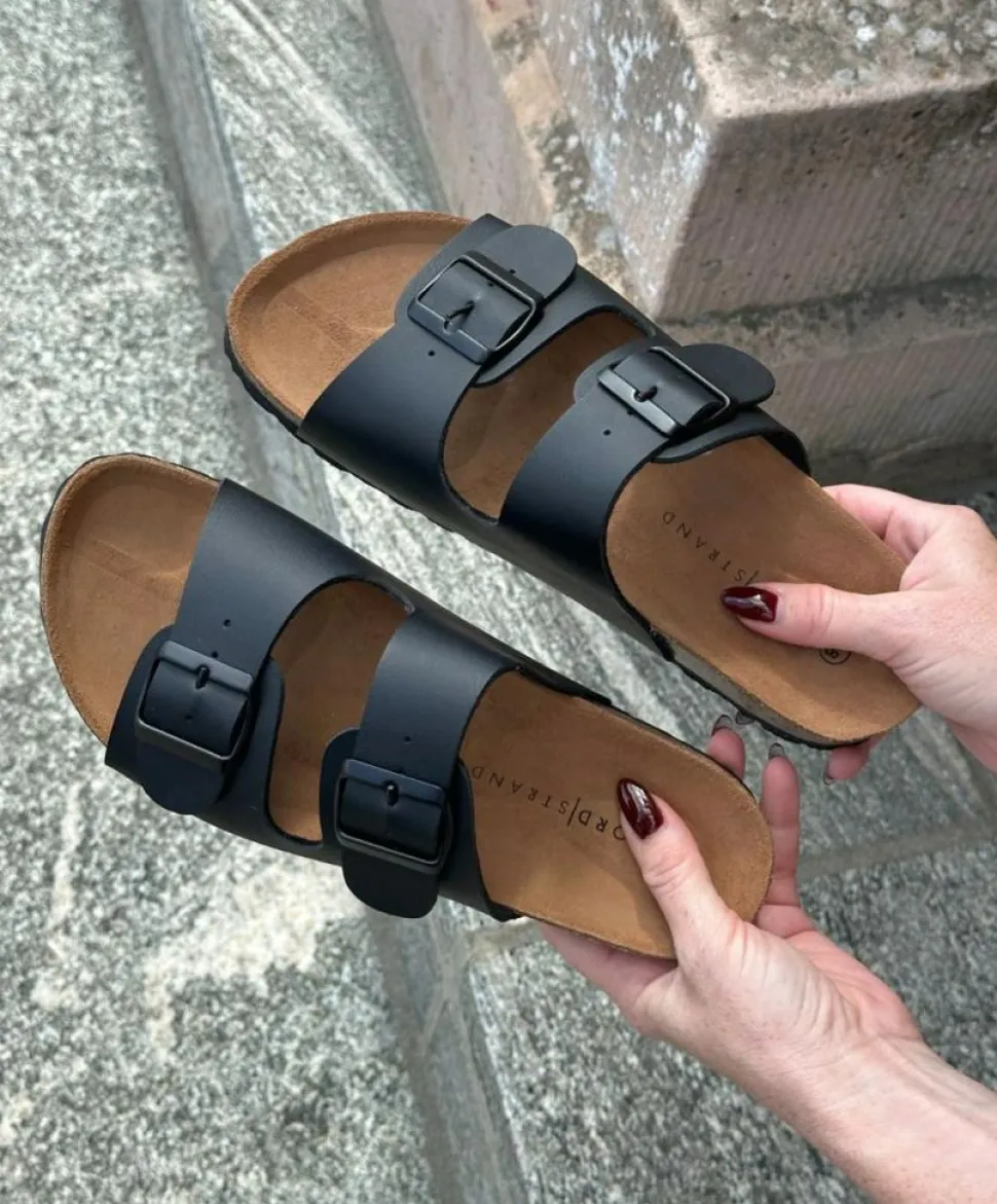 Fiona Sandaler, Sort, 39
