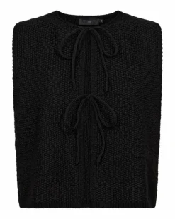 Fiona Strikvest, Black, M