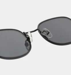 Hello Solbriller, Black