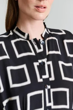 Iki Kjole, Hopscotch, L