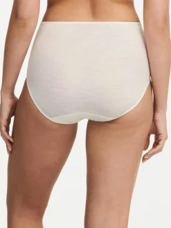 Juliana Maxitrusser, Ivory, 46