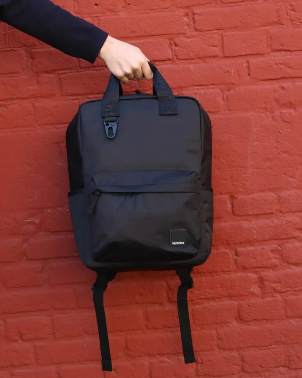 Karla Rygsæk, Black