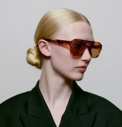 Kaya Solbriller, Havana