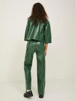 Kenya Bukser, Black Forest, S