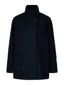 Kylie Jakke, Sky Captain, 42