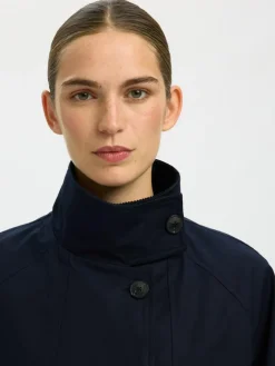 Kylie Jakke, Sky Captain, 42