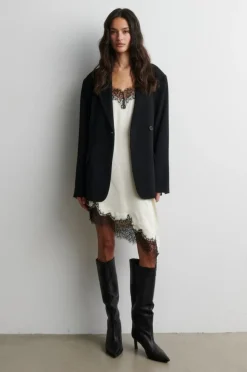 Lacia Contrast Mini Kjole, Cream Black, L