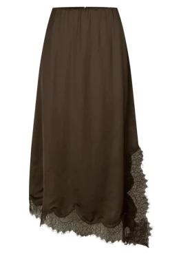 Lacia Nederdel, Delicioso, L