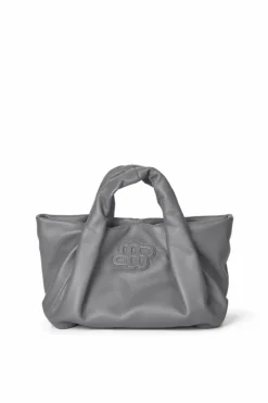 Lixia Taske, Grey