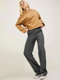 Mary Bukser, Asphalt, W29/L30