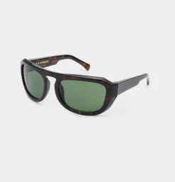 Max Solbriller, Demi Tortoise