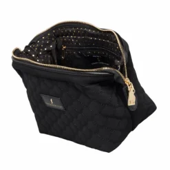 Mia Makeuptaske, Pirate Black