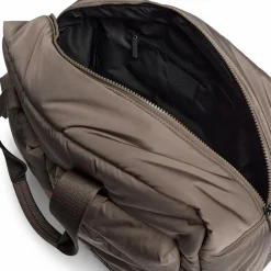 More Weekend Taske, Major Brown