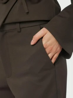 Nathalie Bukser, Dark Brown, 40