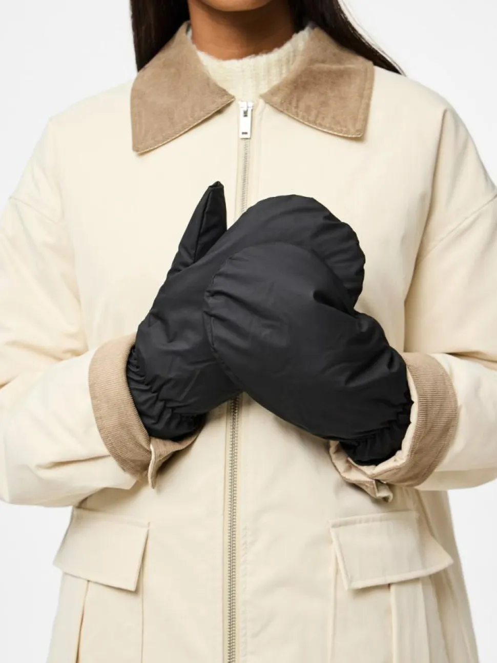 Nikka Vanter, Black, L