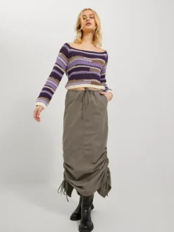 Nori Nederdel, Morel, M