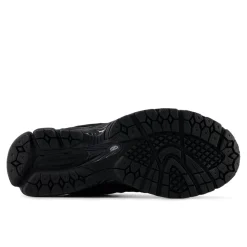 2002R Sneakers, Black/Metallic, 46.5