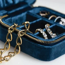 Rejse Smykkeskrin, Piccolo Blue