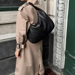 Samara Skuldertaske, Black