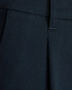 Tailor Ankel Bukser, Salute, M