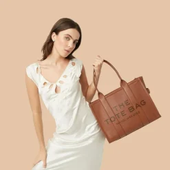 The Leather Large Tote Bag, Brun