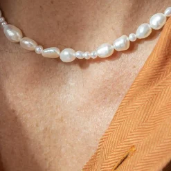 Venus Conspiracy Halskæde, White/Gold, 41,5-46,5 cm