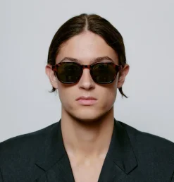 Zan Solbriller, Havana